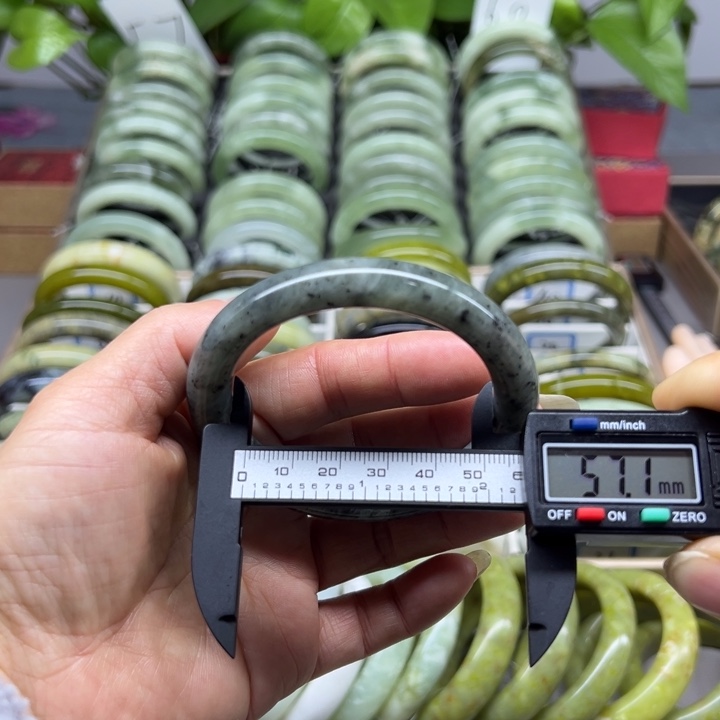 蛇纹石玉未镶嵌手镯37