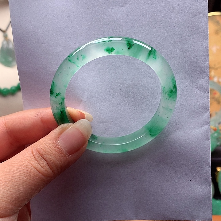 石英质玉未镶嵌手镯