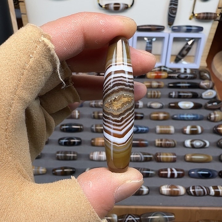 摸***后玛瑙/玉髓合金颈饰