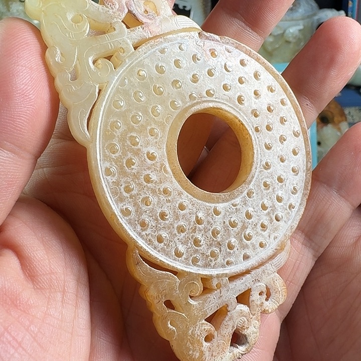 和田玉（糖玉）未镶嵌挂件风**虹