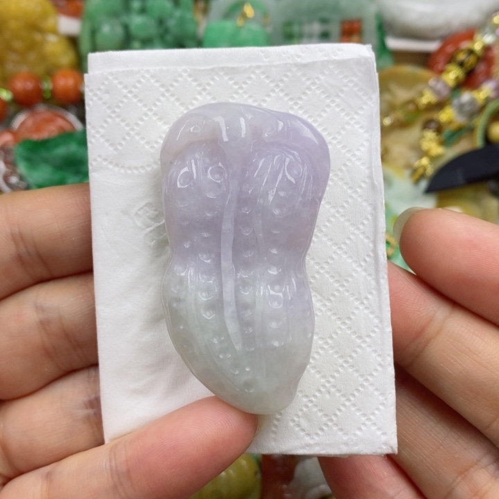 翡翠吊坠(赠链)未镶嵌