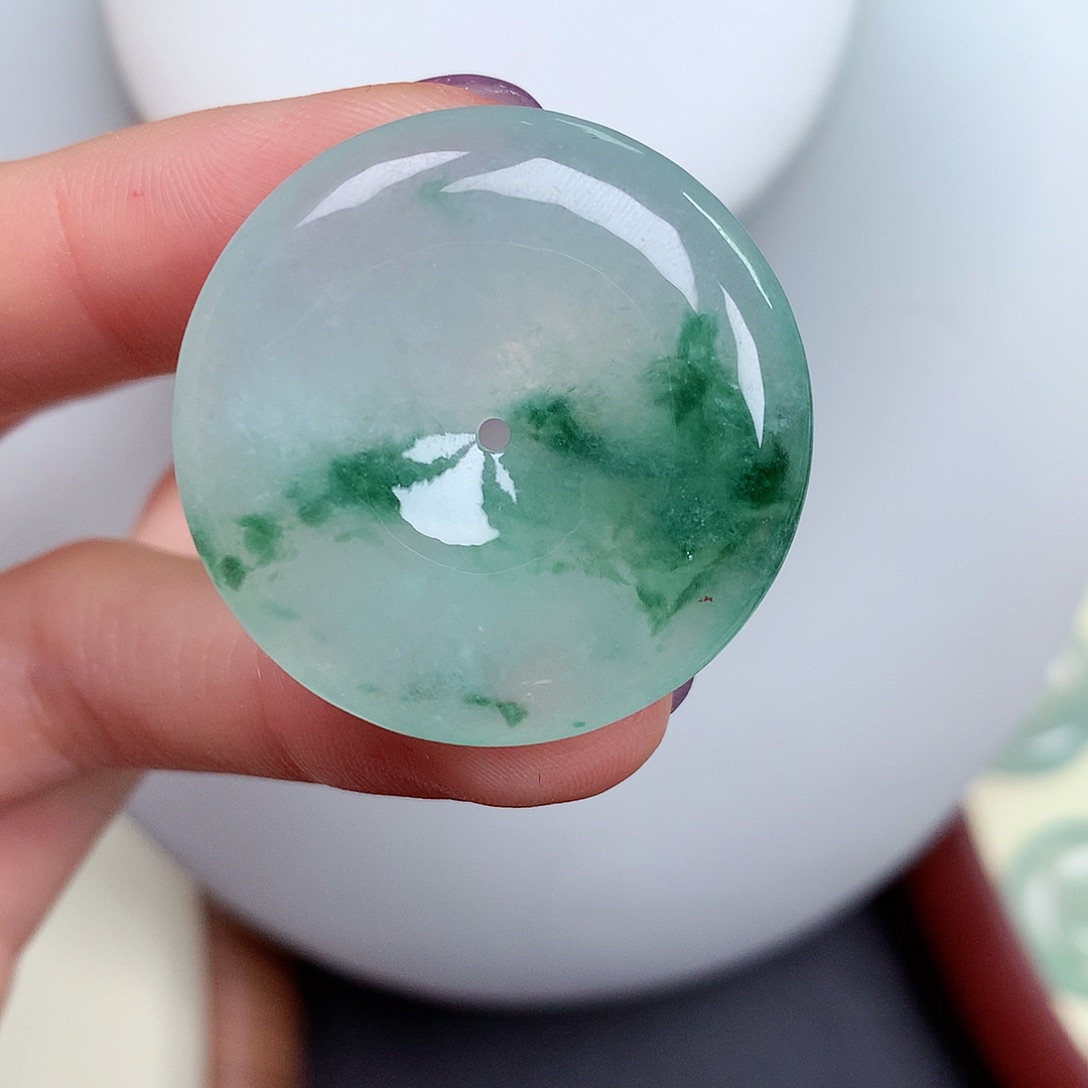 翡翠未镶嵌颈饰平安扣