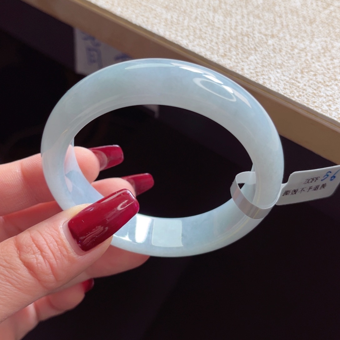 翡翠手镯未镶嵌手镯