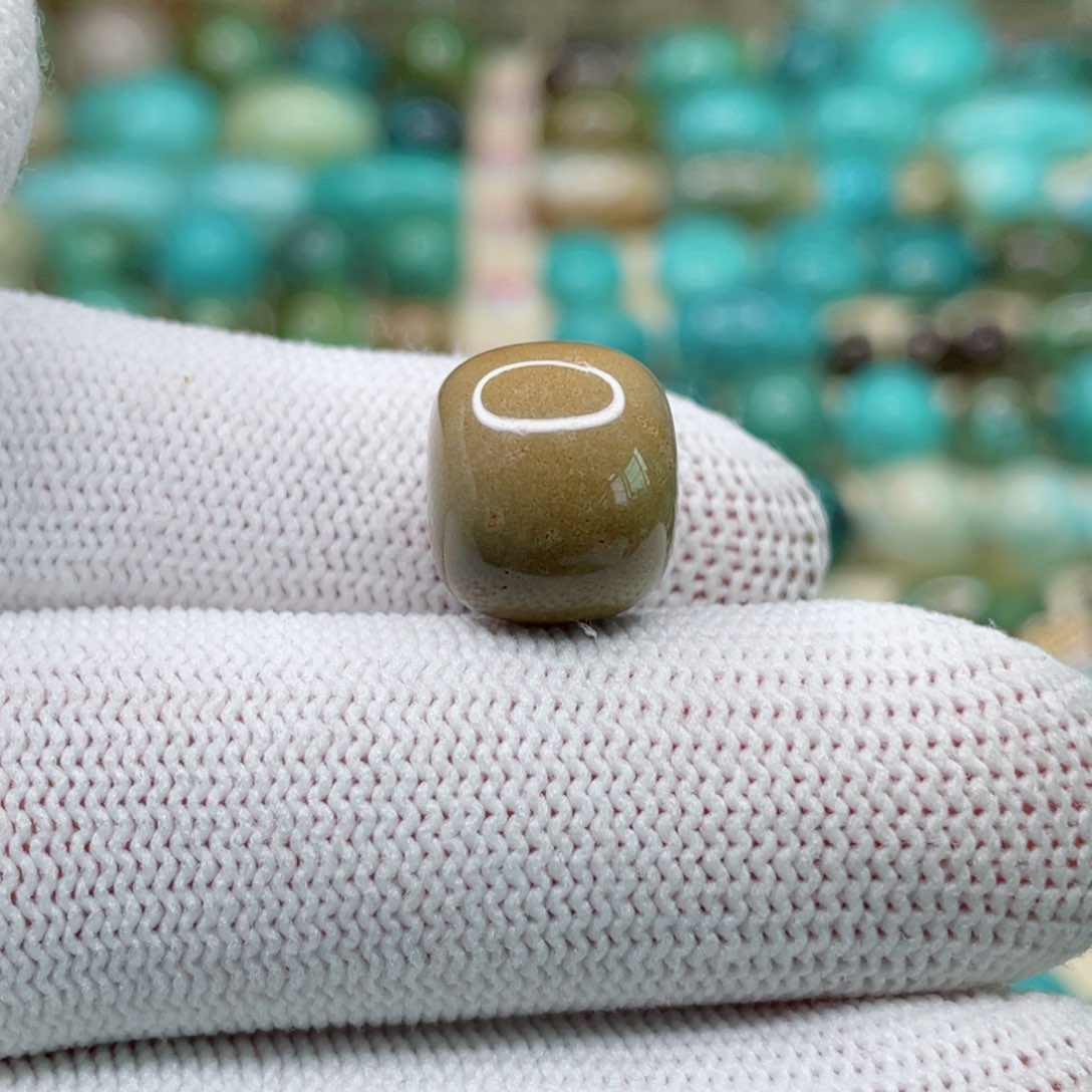 未镶嵌绿松石颈饰