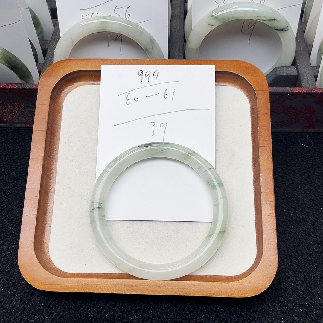 石英质玉未镶嵌手镯999