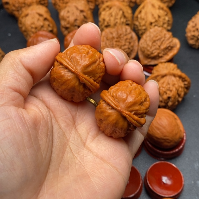 【闪购商品】文玩核桃把件蛇皮球