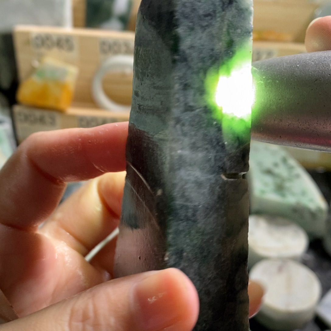 颈饰未镶嵌翡翠天然翡翠