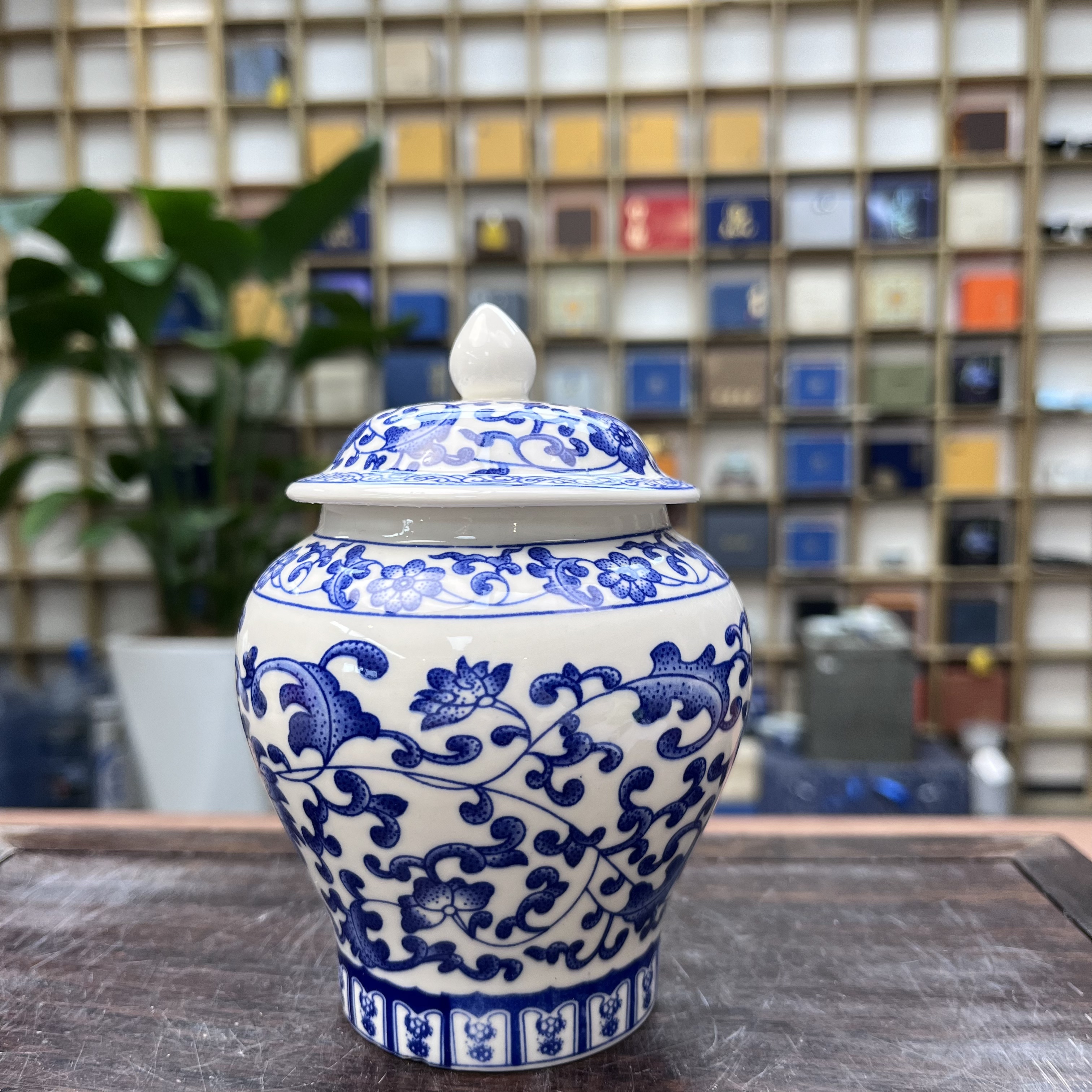 128-缠枝莲小将军茶叶罐（众）-14