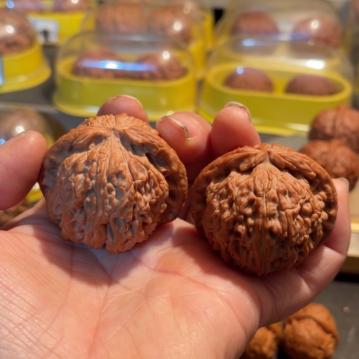 文玩核桃把件全品白狮头45