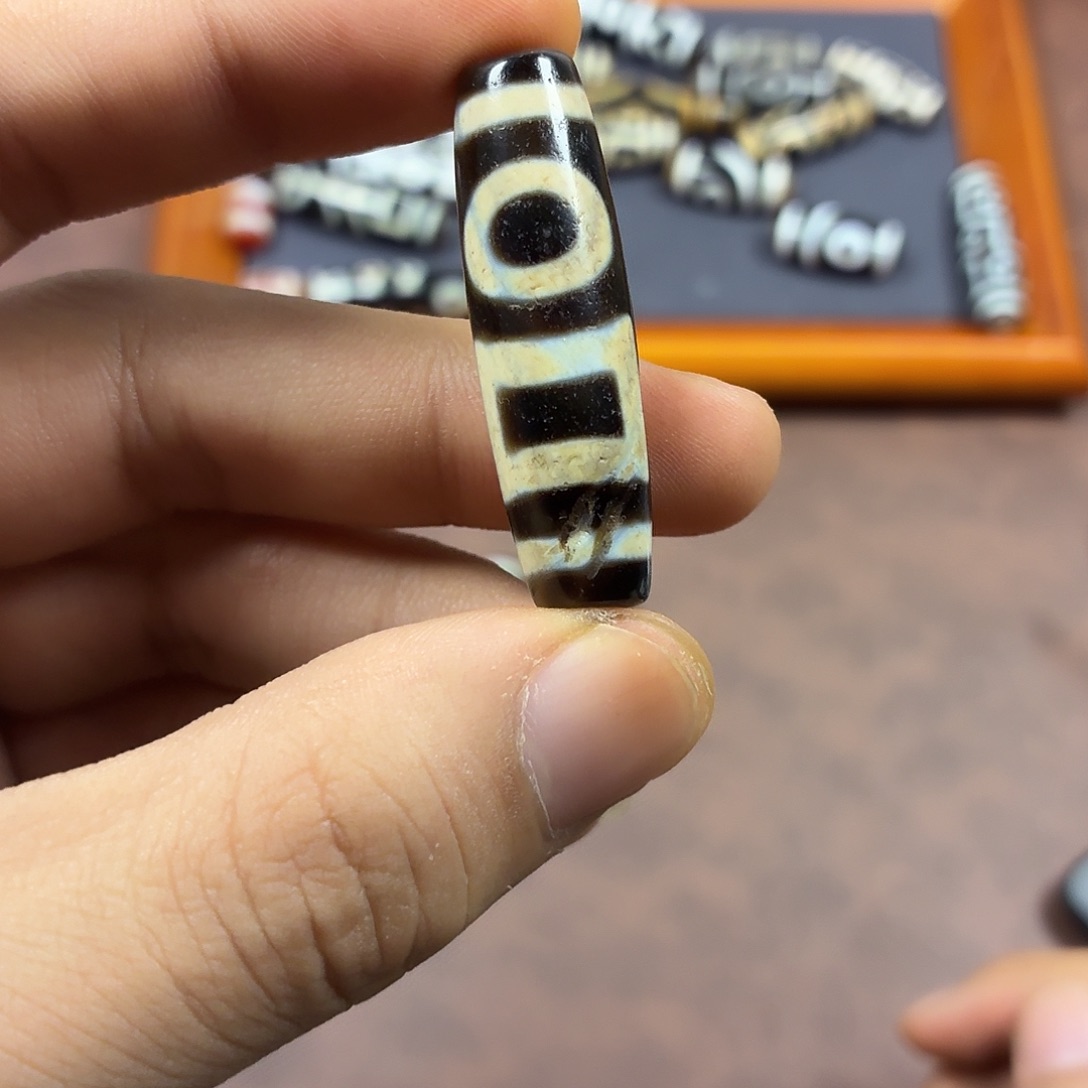 灵***洞玛瑙/玉髓未镶嵌颈饰