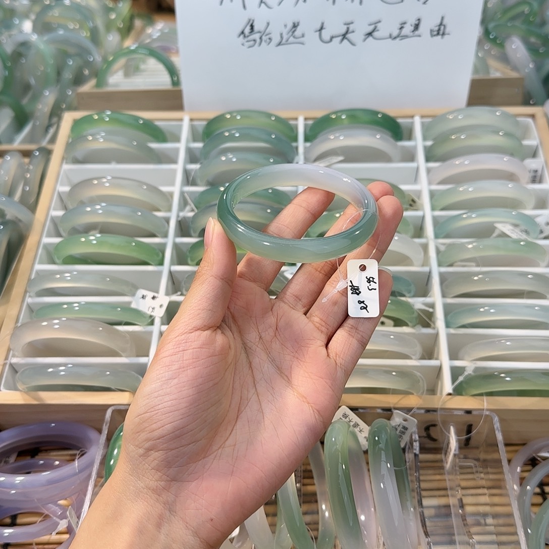 玛瑙/玉髓未镶嵌手镯圈口56.3