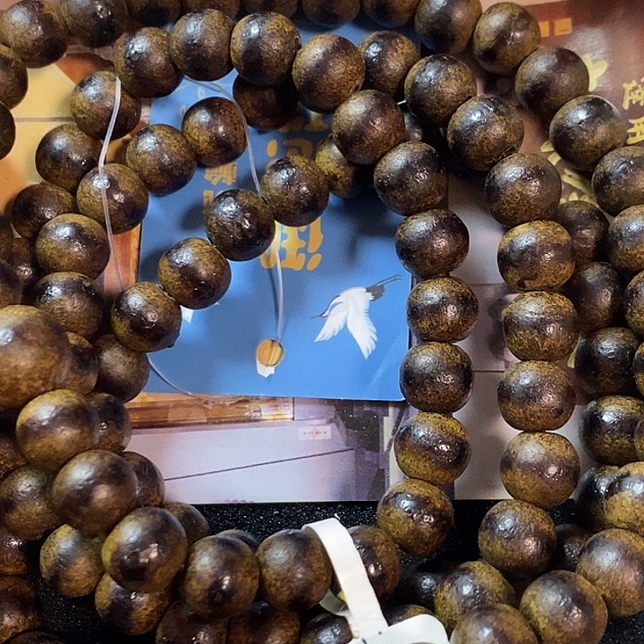 拿***铁大叶紫檀（黑酸枝木类）