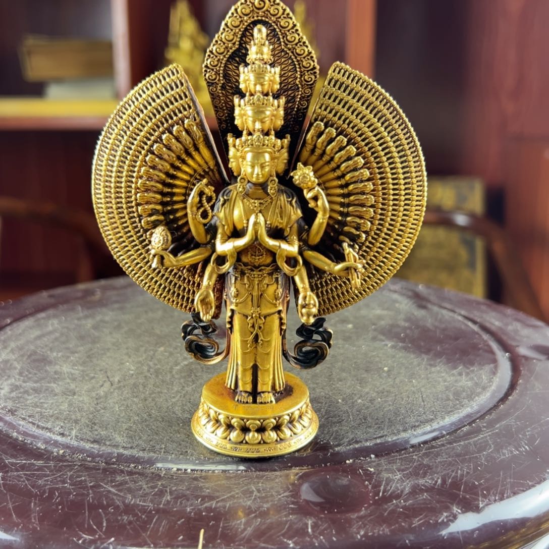 远**叶佛像的造型和造型