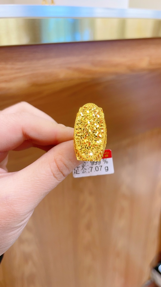 足金戒指7.07克（750/克）实心 活口