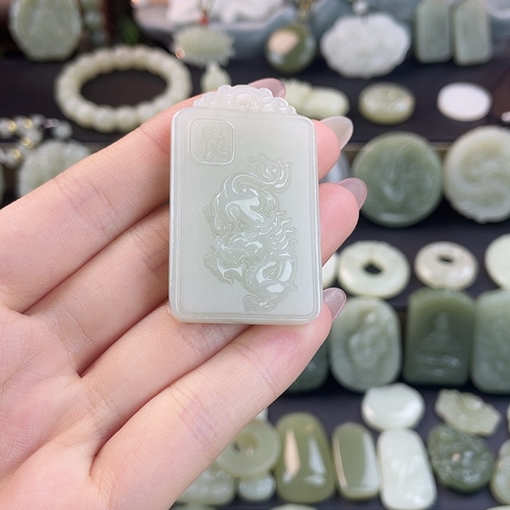 七***南和田玉未镶嵌颈饰