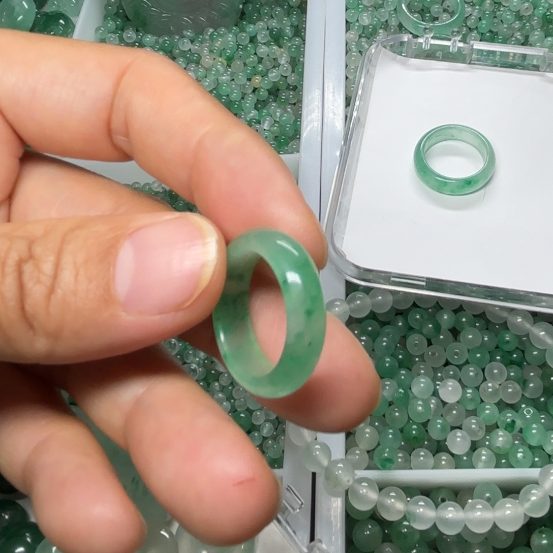 石英质玉（非洲翠）未镶嵌戒指11号