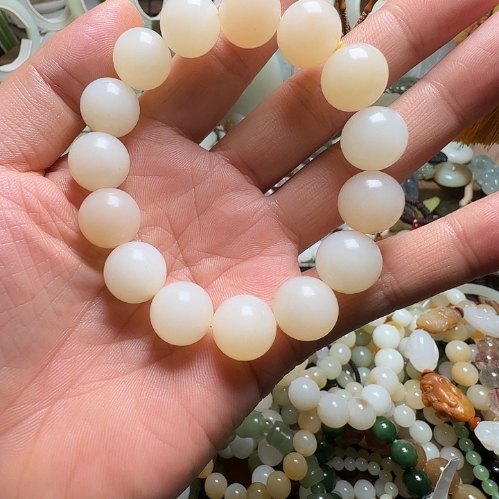 和田玉（糖玉）未镶嵌手链