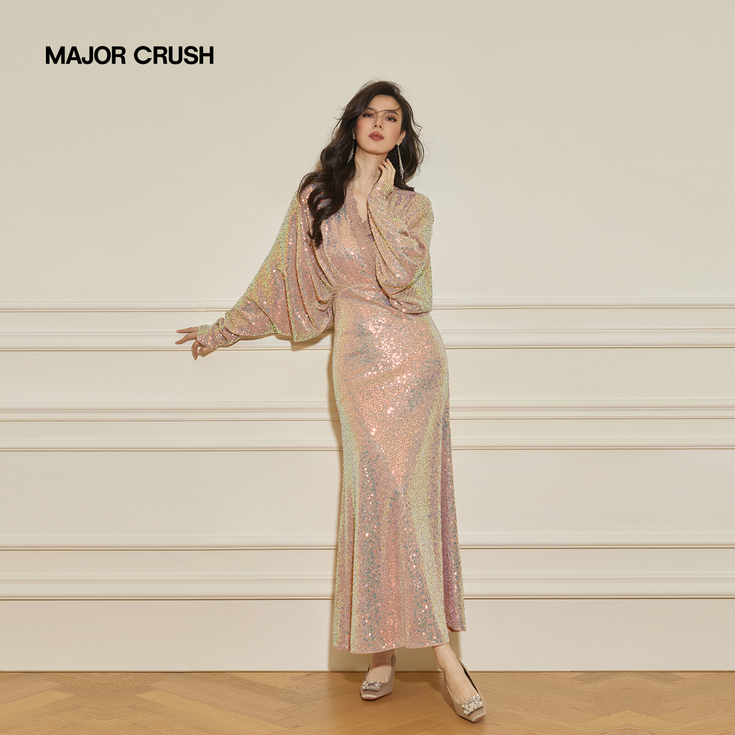 MAJOR CRUSH冬季新款星粉美人鱼显瘦性感幻彩亮片奢华连衣裙7876