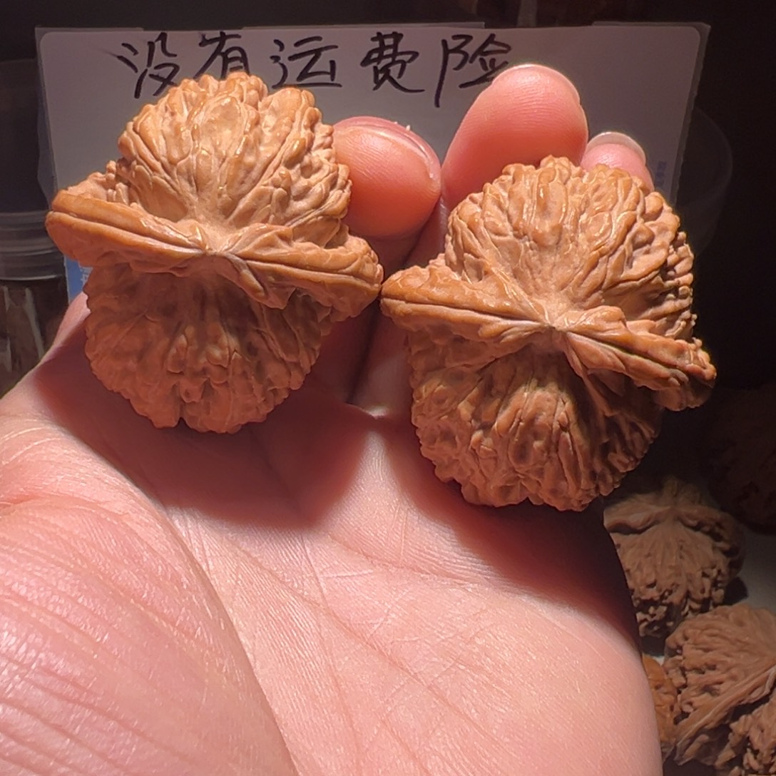 文玩核桃把件42尺球白46.4克全品