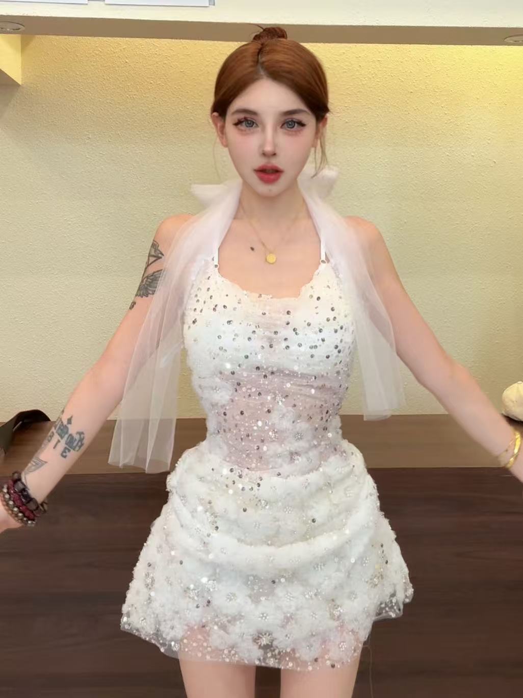 龙怼怼推荐【白兰地】气质抹胸裙白色公主飘带宴会走秀修身显身材