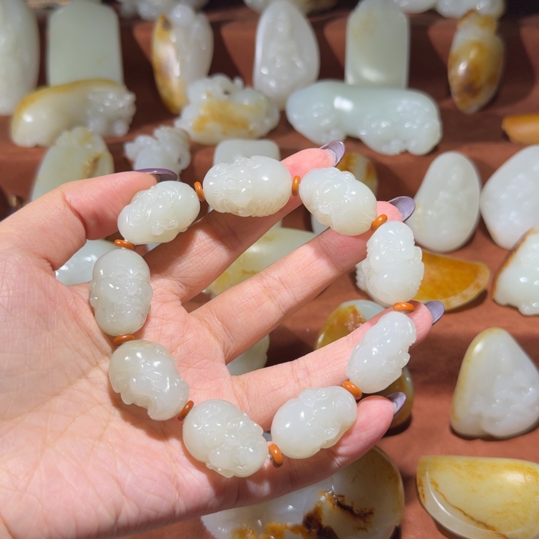 P***y和田玉未镶嵌手链