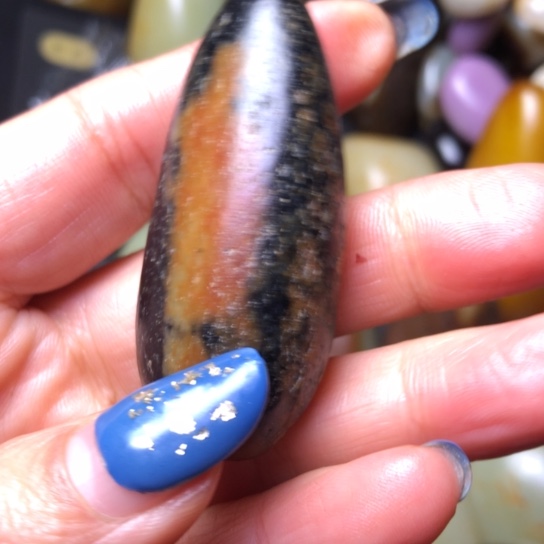 和田玉（翠青玉）未镶嵌珠宝奇石