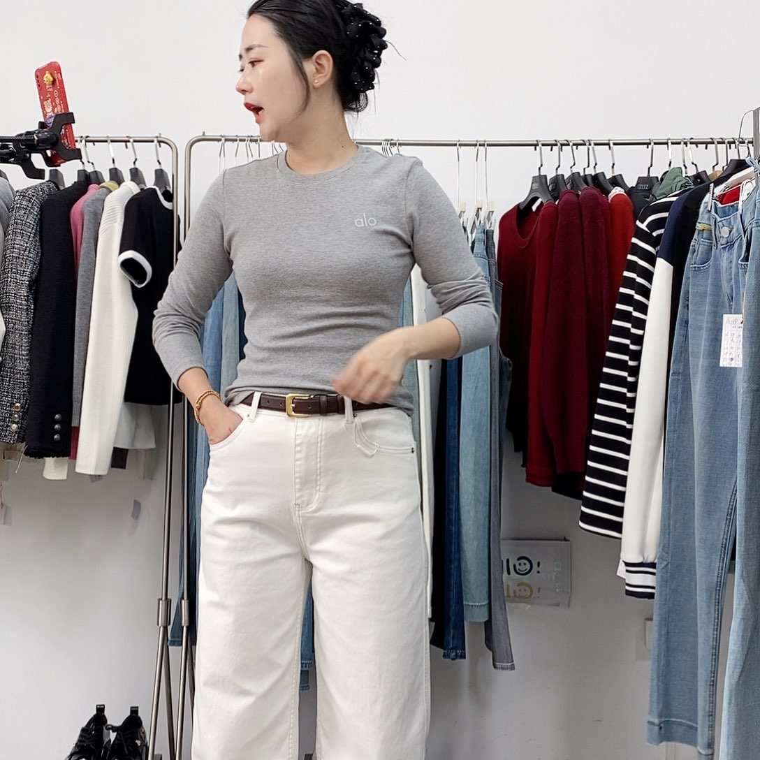 灰色打底衫M码灰色