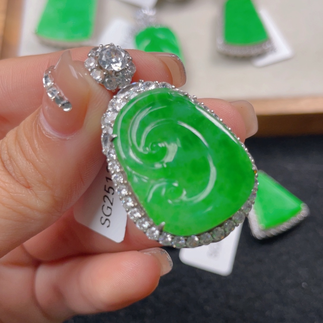 翡翠颈饰银S925镶嵌h h j j j