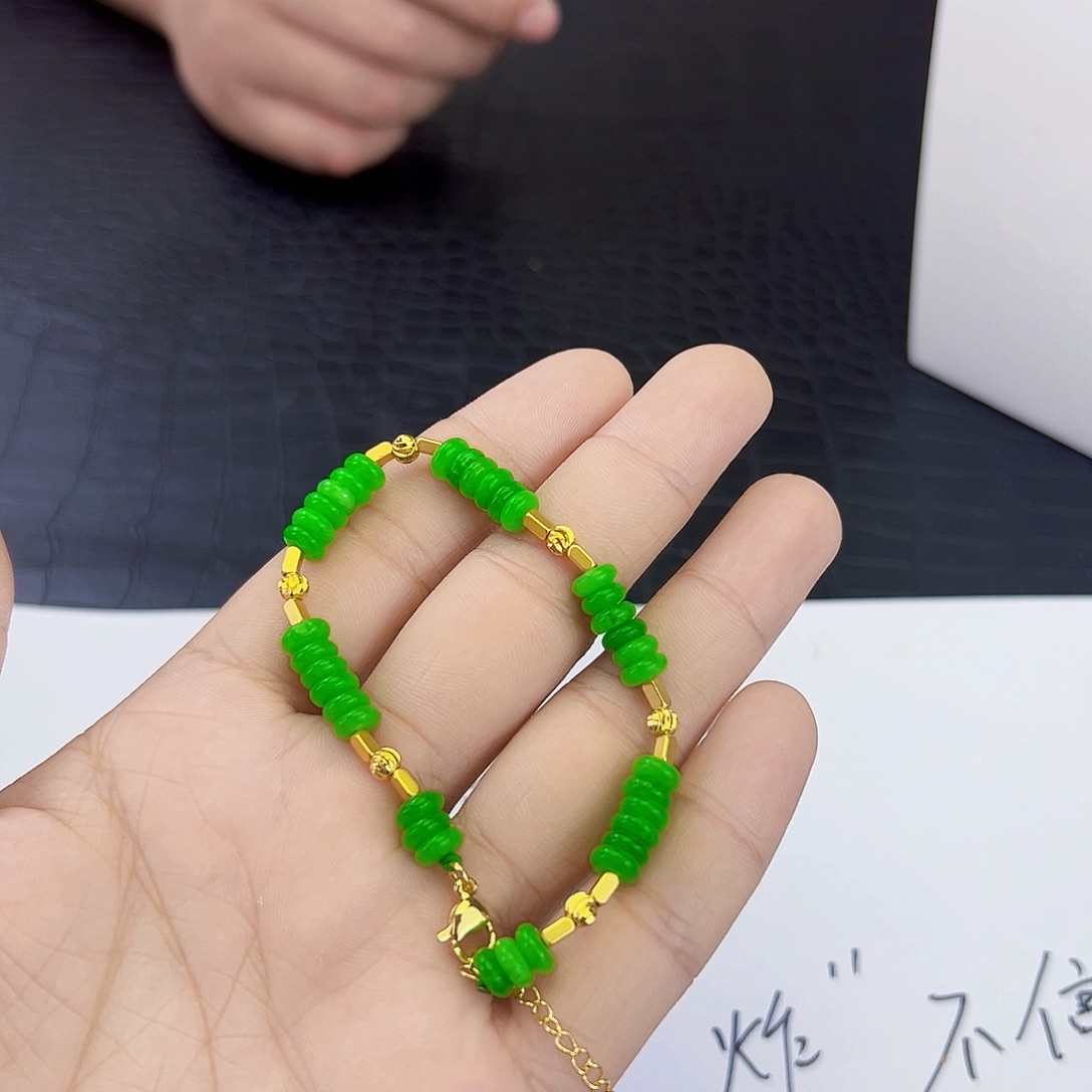 翡翠未镶嵌耳饰手链