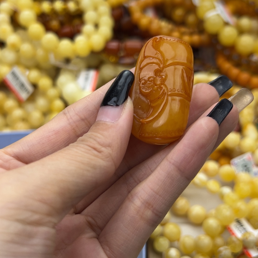 琥珀珠宝奇石未镶嵌