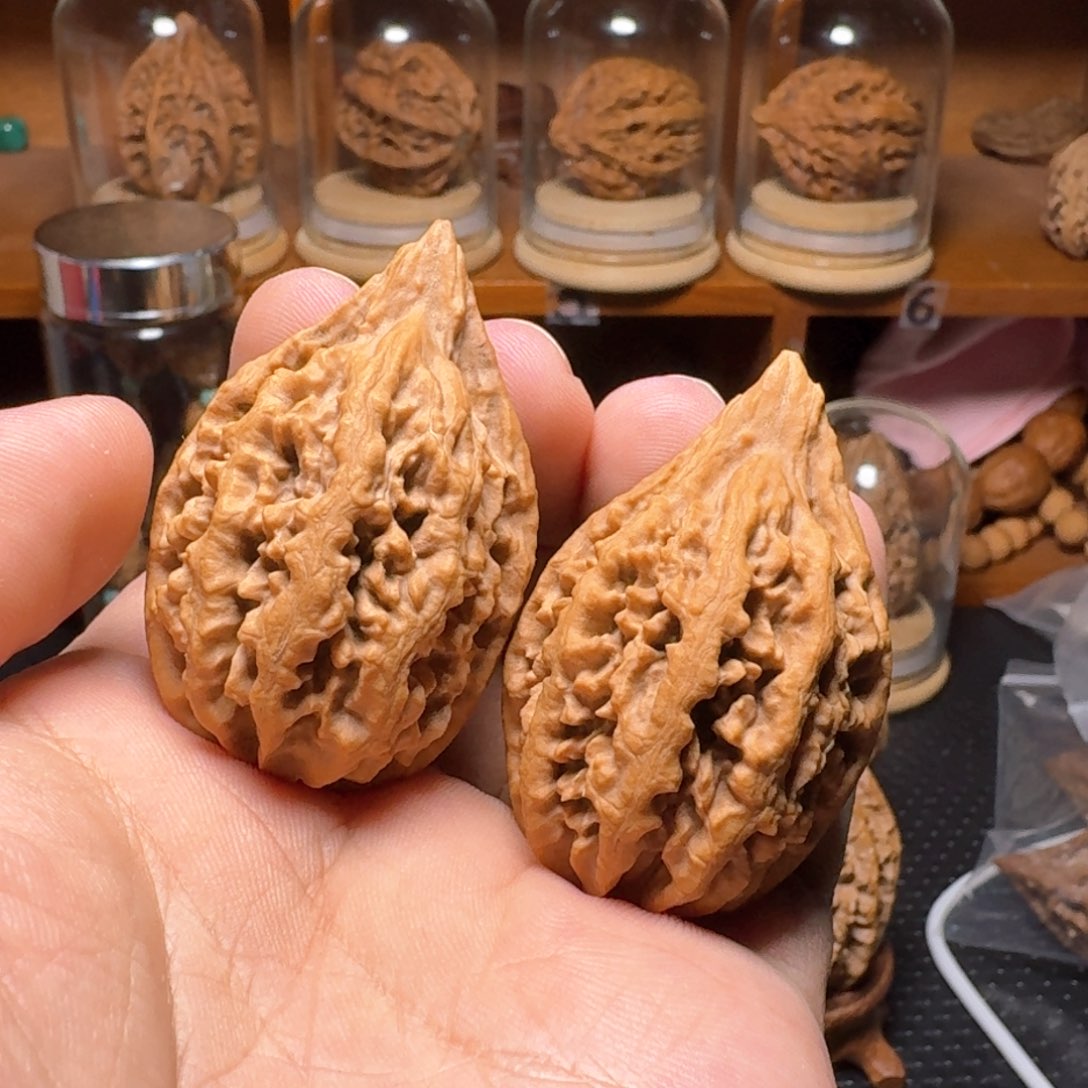 文玩核桃把件楸鸡心