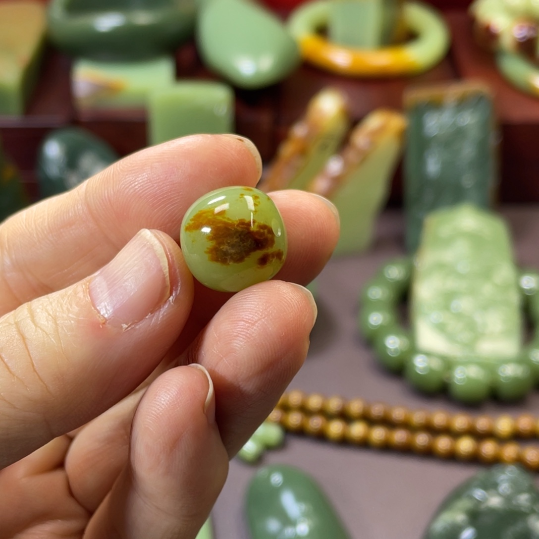 糊***得岫岩河磨玉（透闪石质玉）未镶嵌车挂