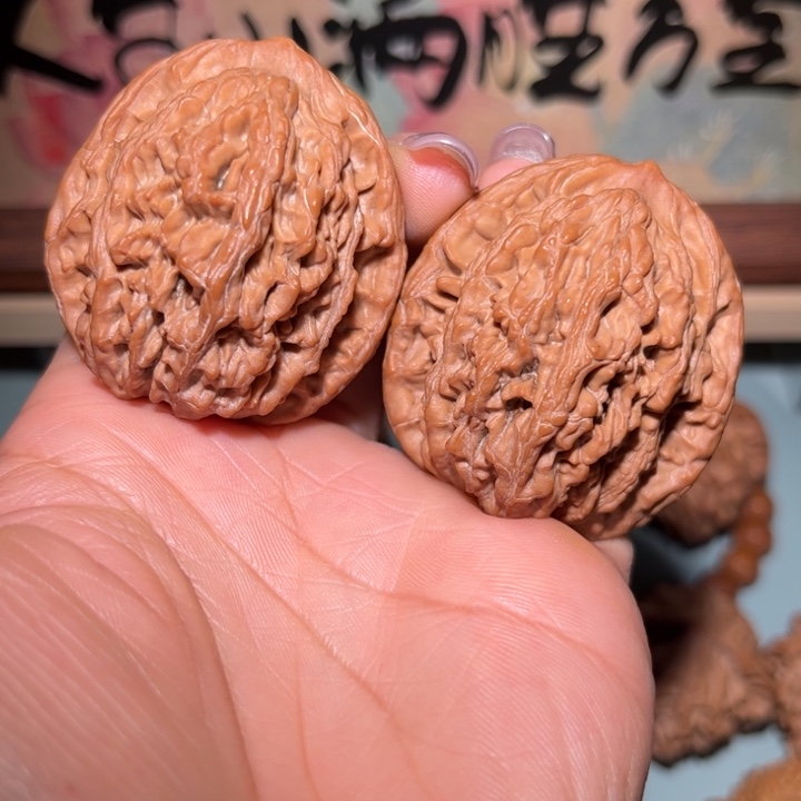 玉****文玩核桃吊坠虎头
