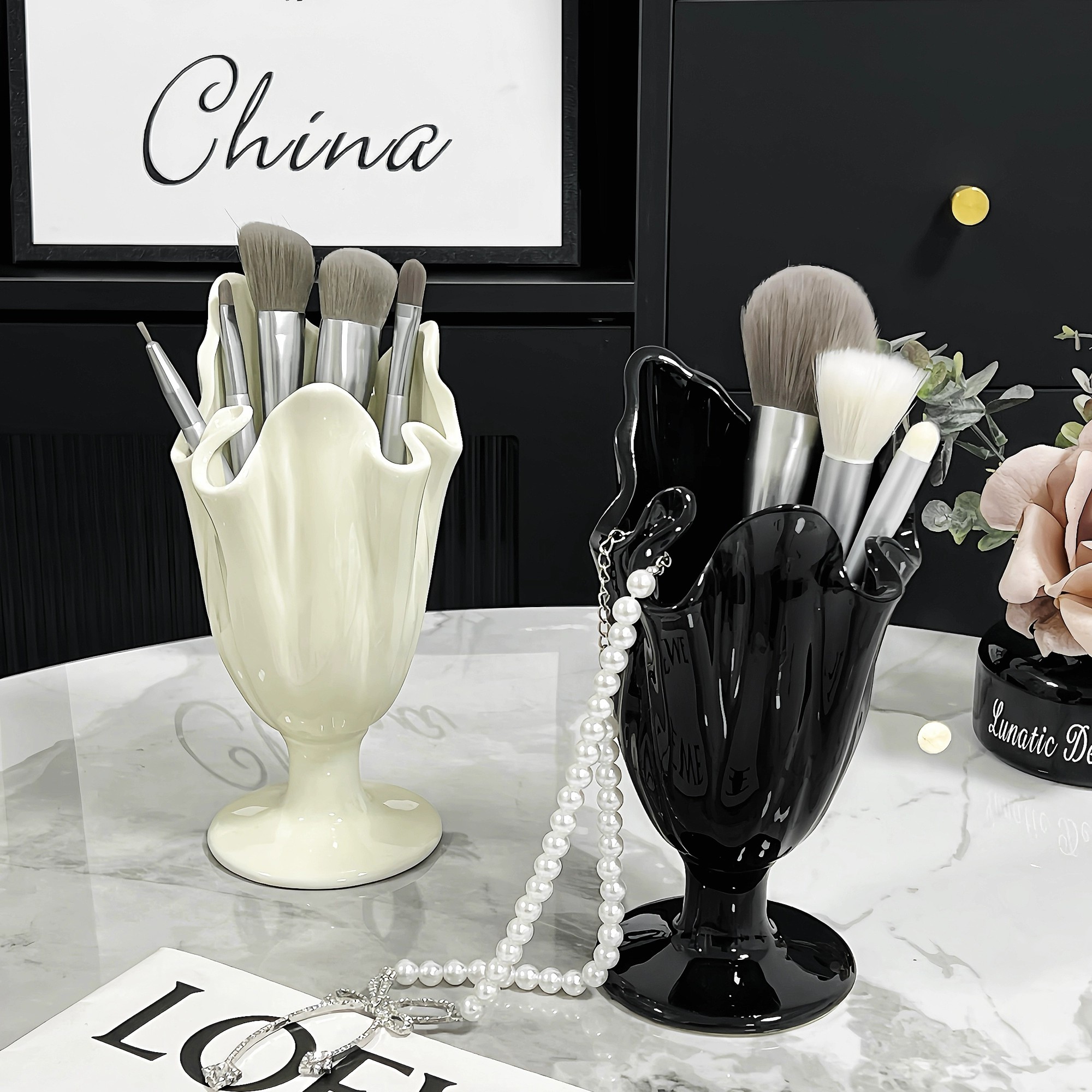 高级感化妆刷收纳筒桌面创意笔筒陶瓷小众装饰品摆件样板房摆设