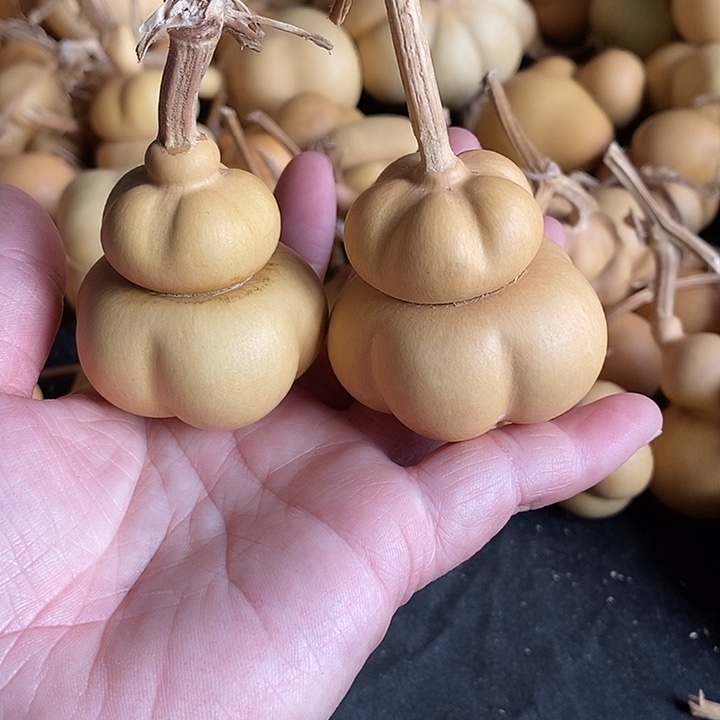 牙****?葫芦的颜色是蓝色