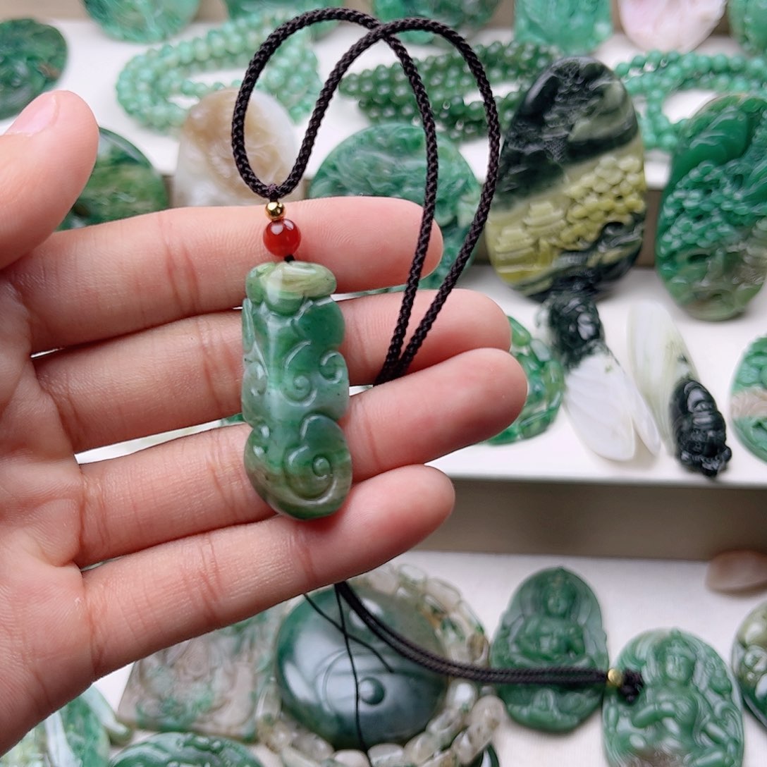 独山玉挂件未镶嵌