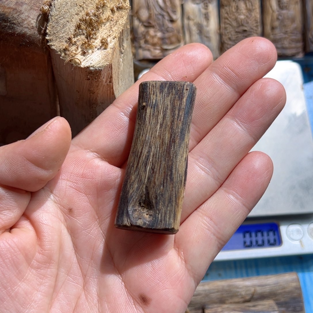 沉香吊坠白棋素牌7.6克