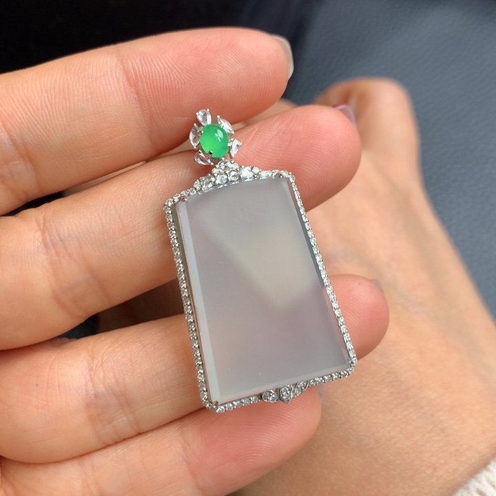 翡翠吊坠(不含链)18K金镶嵌