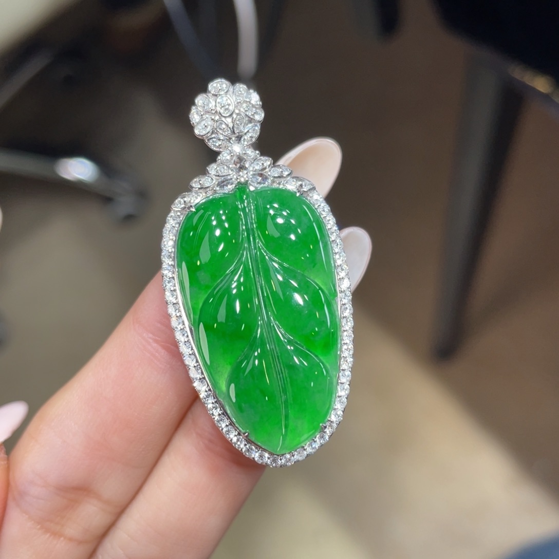 翡翠颈饰18K金镶嵌天然缅甸翡翠a货