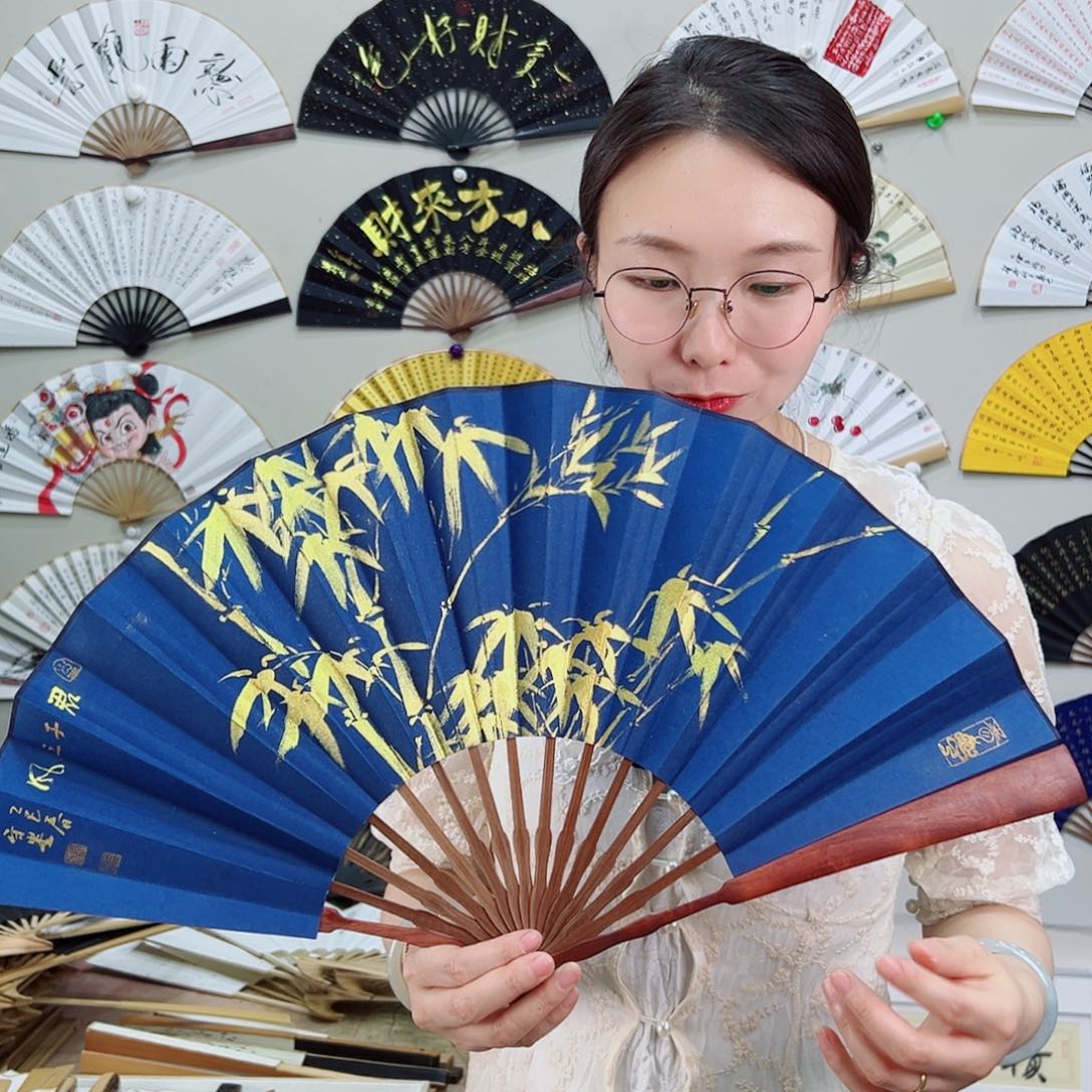 书法十寸红檀-文玩扇-手写-粘好发出