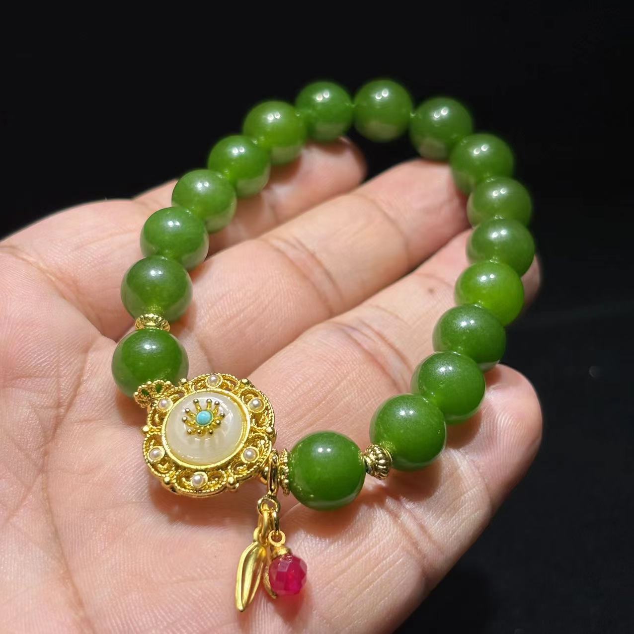 s929-国风设计款金宝绿圆珠手串-石英质玉-赠礼盒