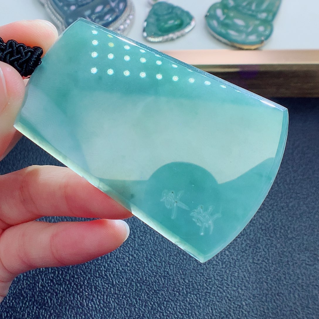 翡翠颈饰未镶嵌翡翠