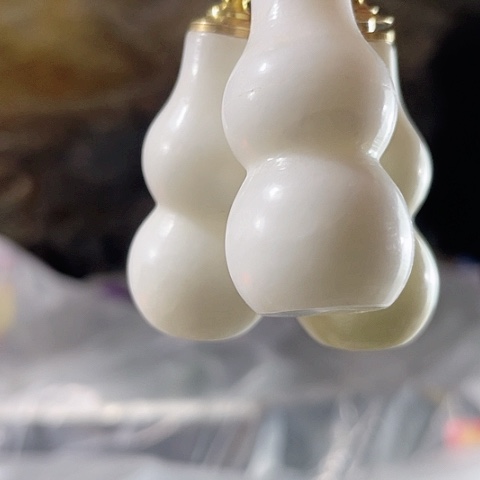 蛇纹石玉未镶嵌珠宝奇石