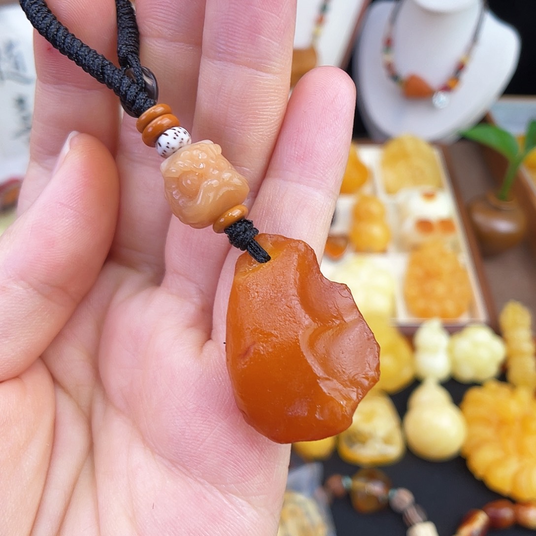琥珀未镶嵌珠宝奇石