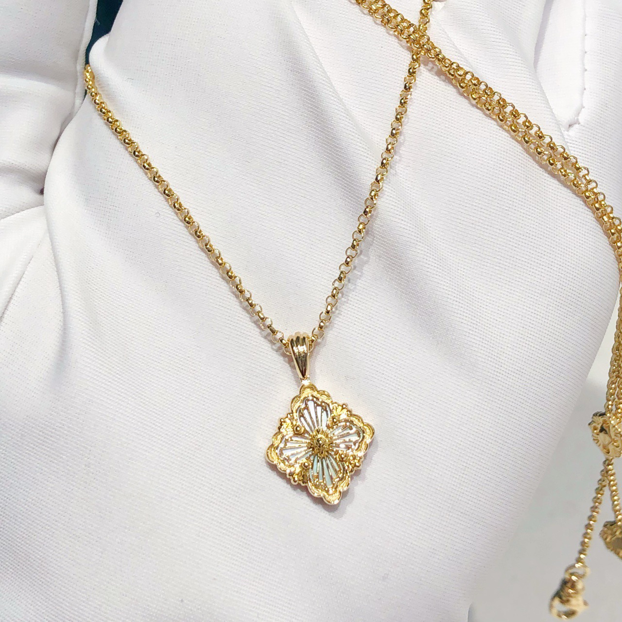 99新  布契拉提歌剧院系列黄金白贝母项链小号