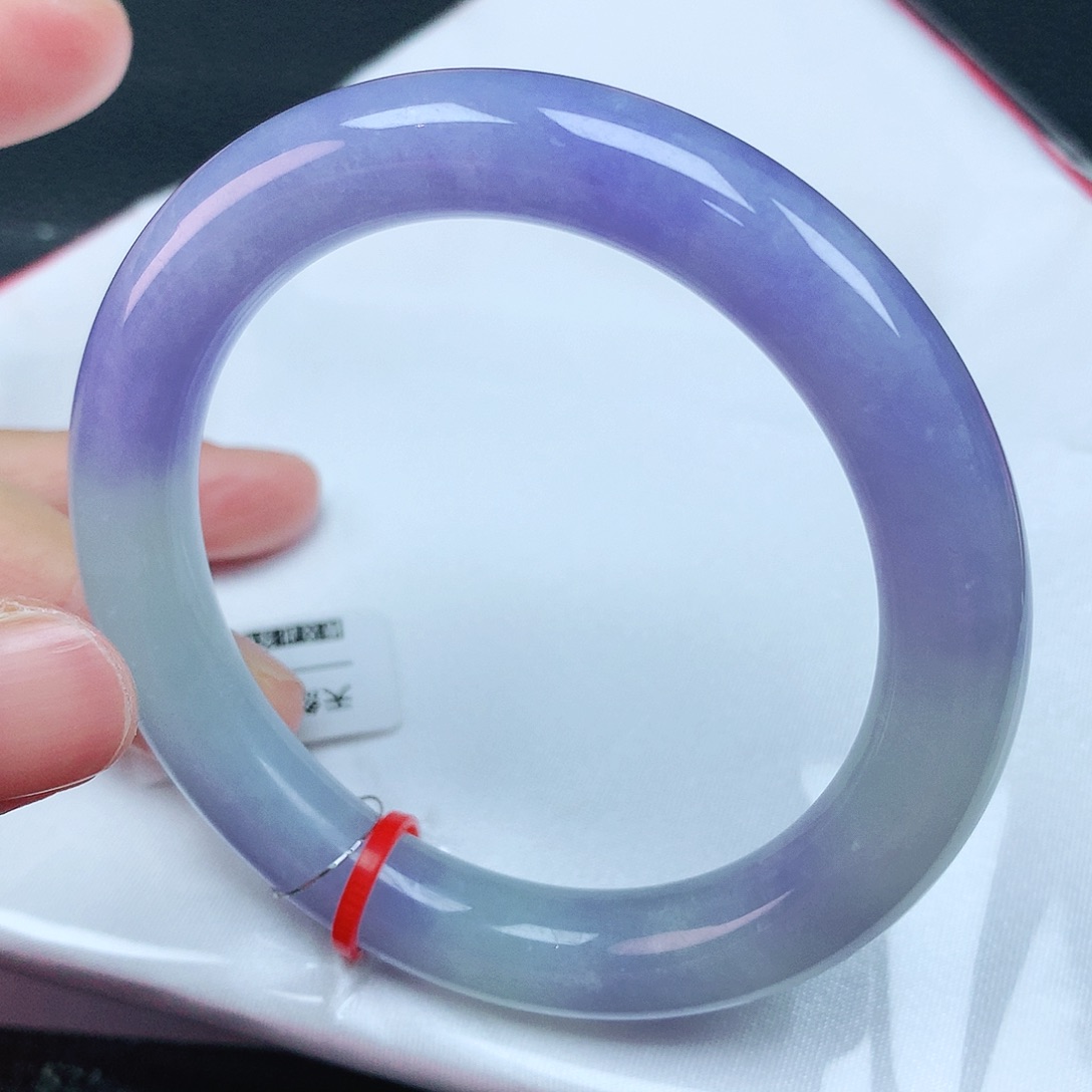 翡翠手镯未镶嵌54圈