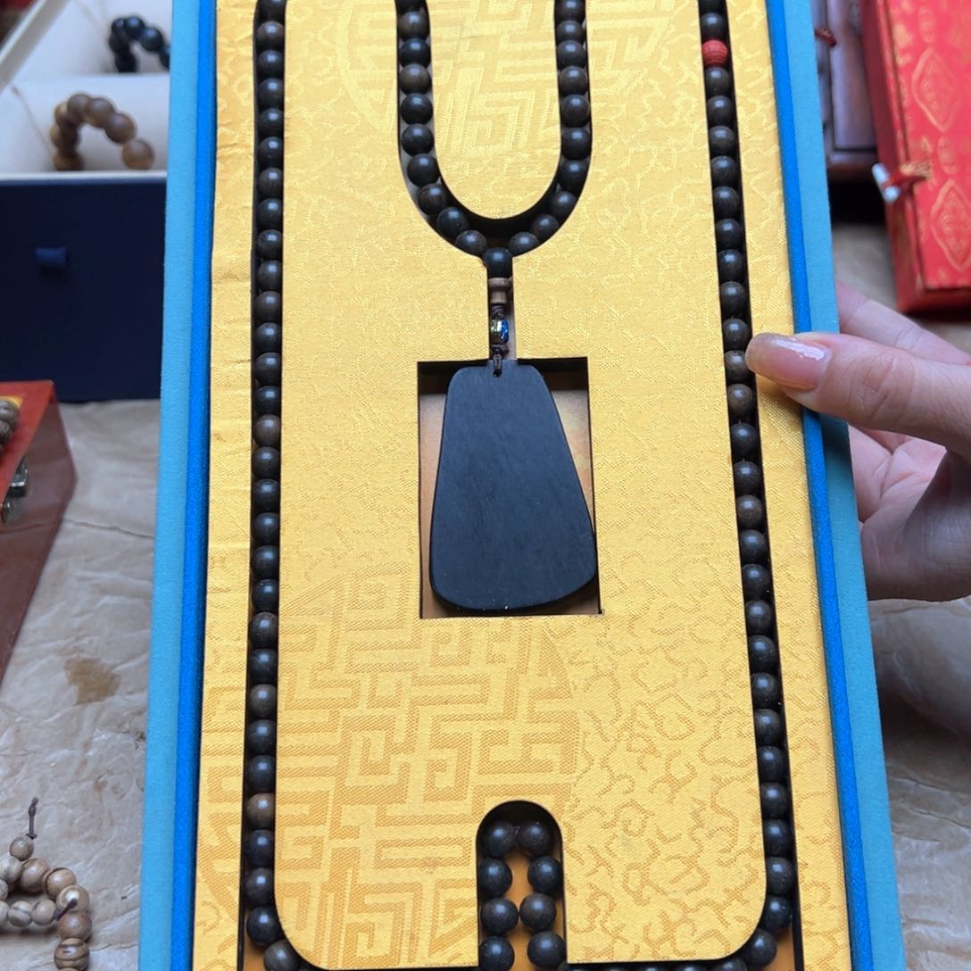 大叶紫檀（黑酸枝木类）