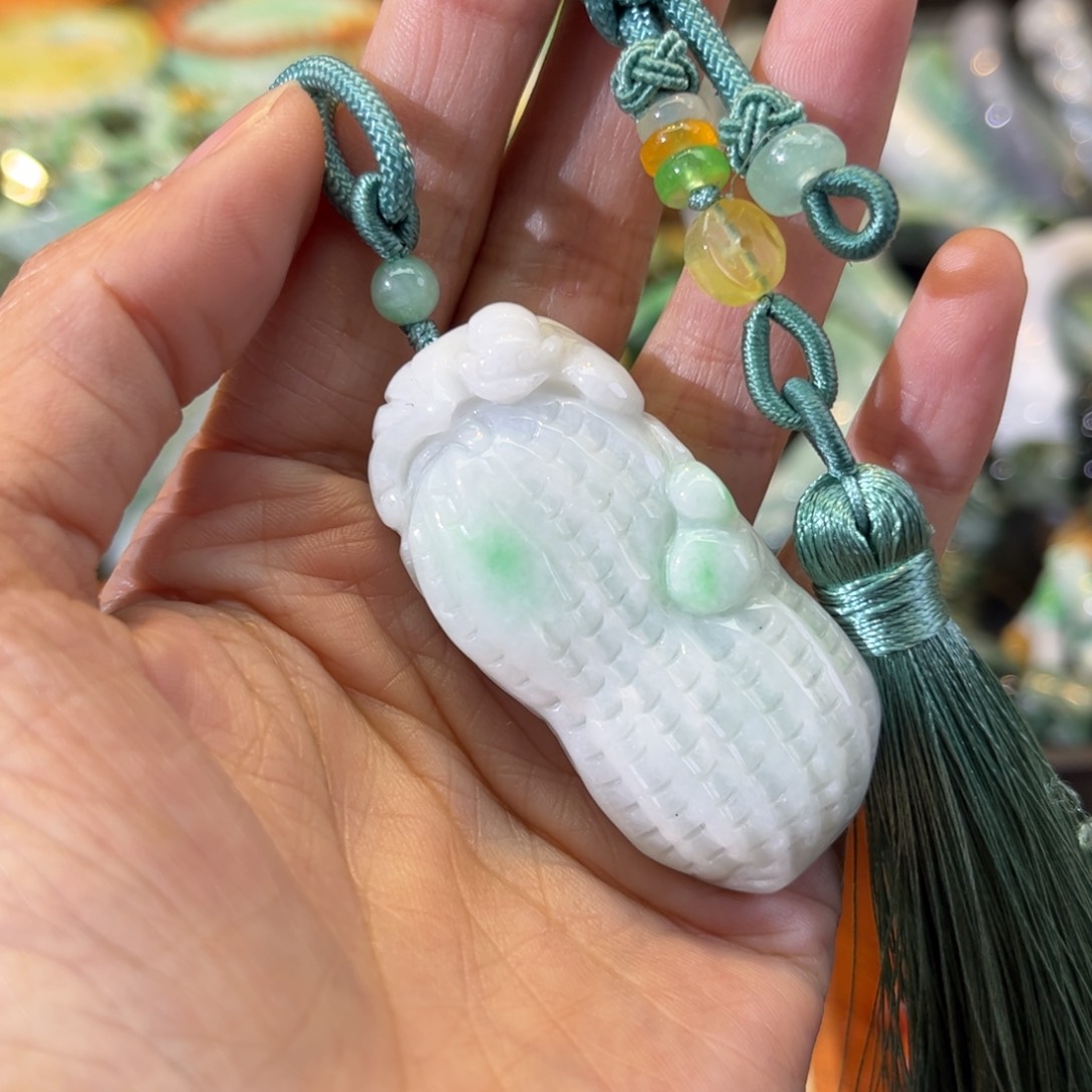 翡翠颈饰未镶嵌翡翠吊坠默认微瑕