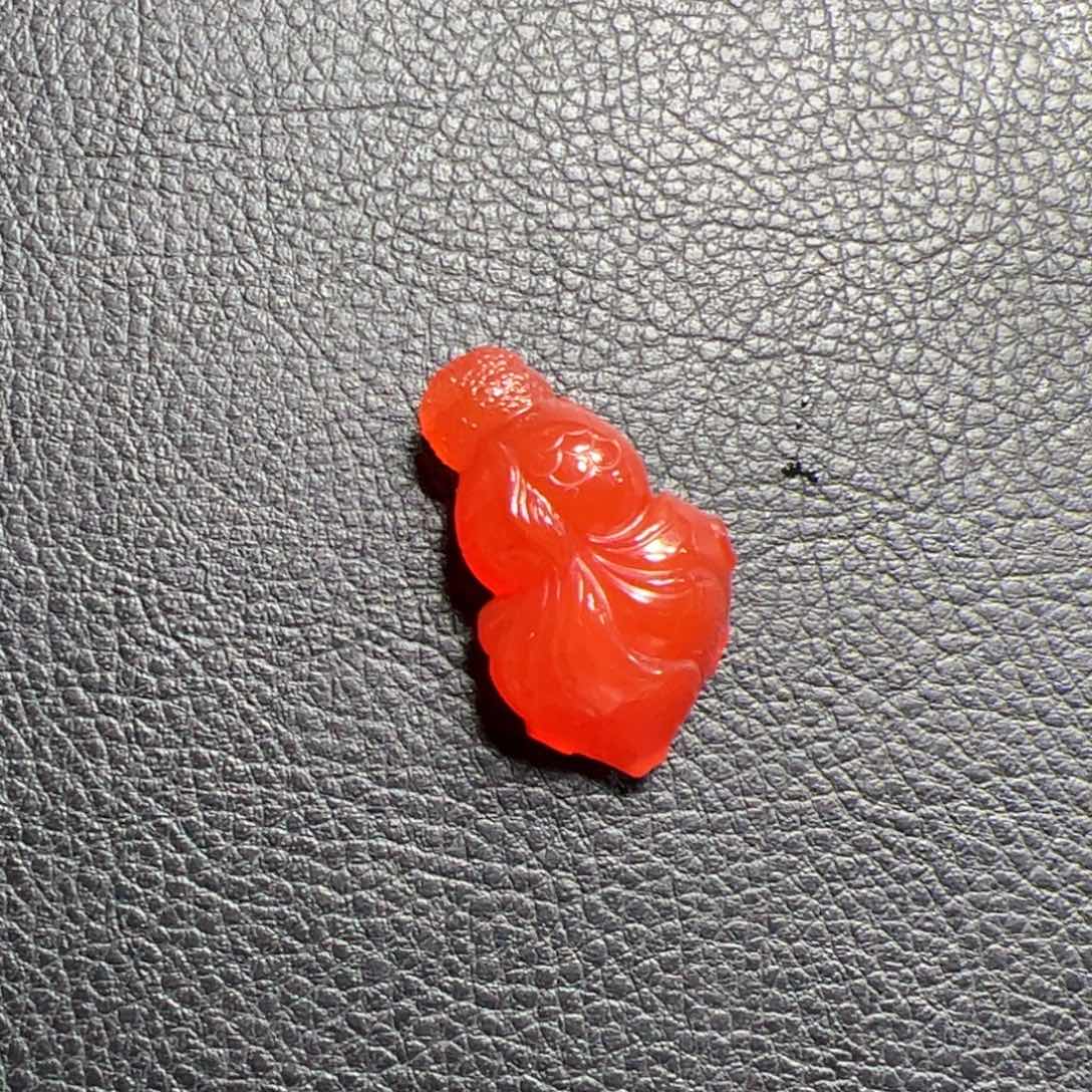 南红玛瑙吊坠未镶嵌
