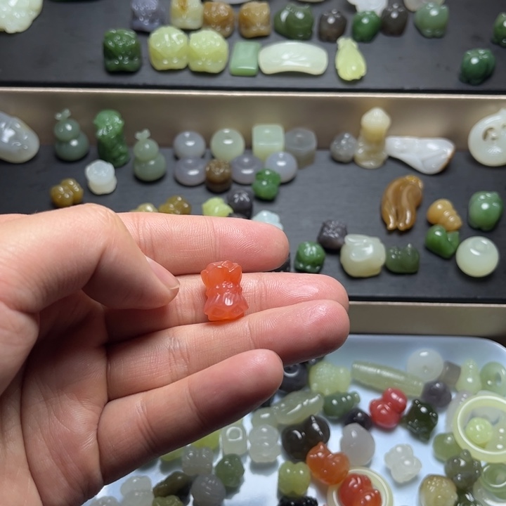 是***吖南红玛瑙未镶嵌颈饰